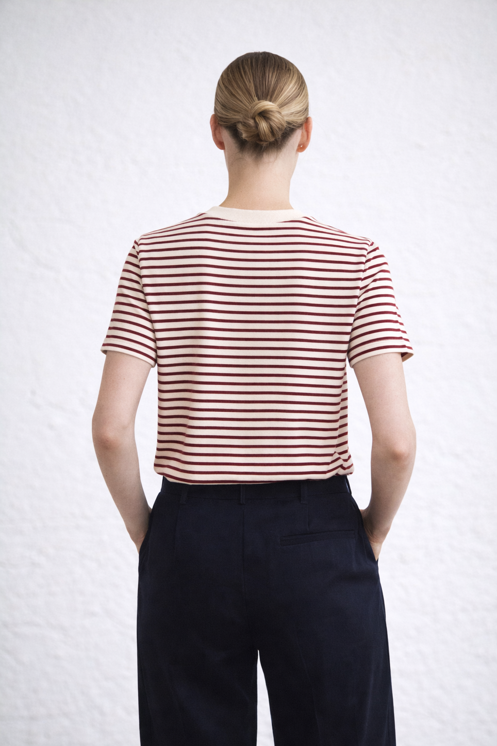 Essentials – İnce Çizgili Premium Bordo T-Shirt