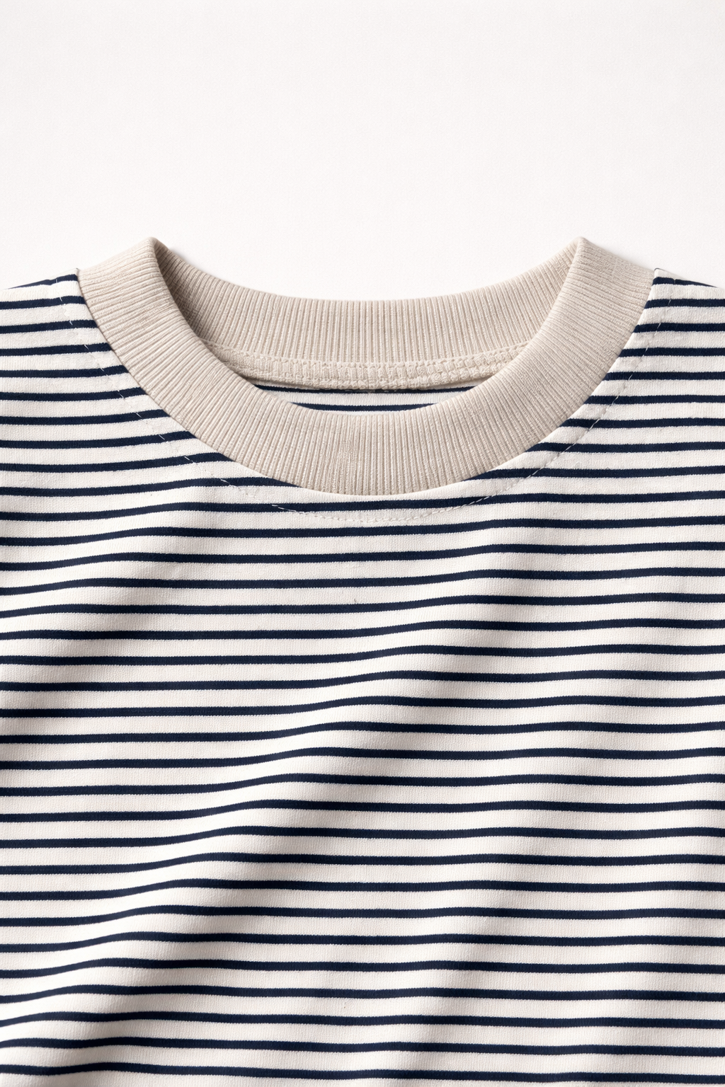 Essentials – İnce Çizgili Premium Lacivert T-Shirt