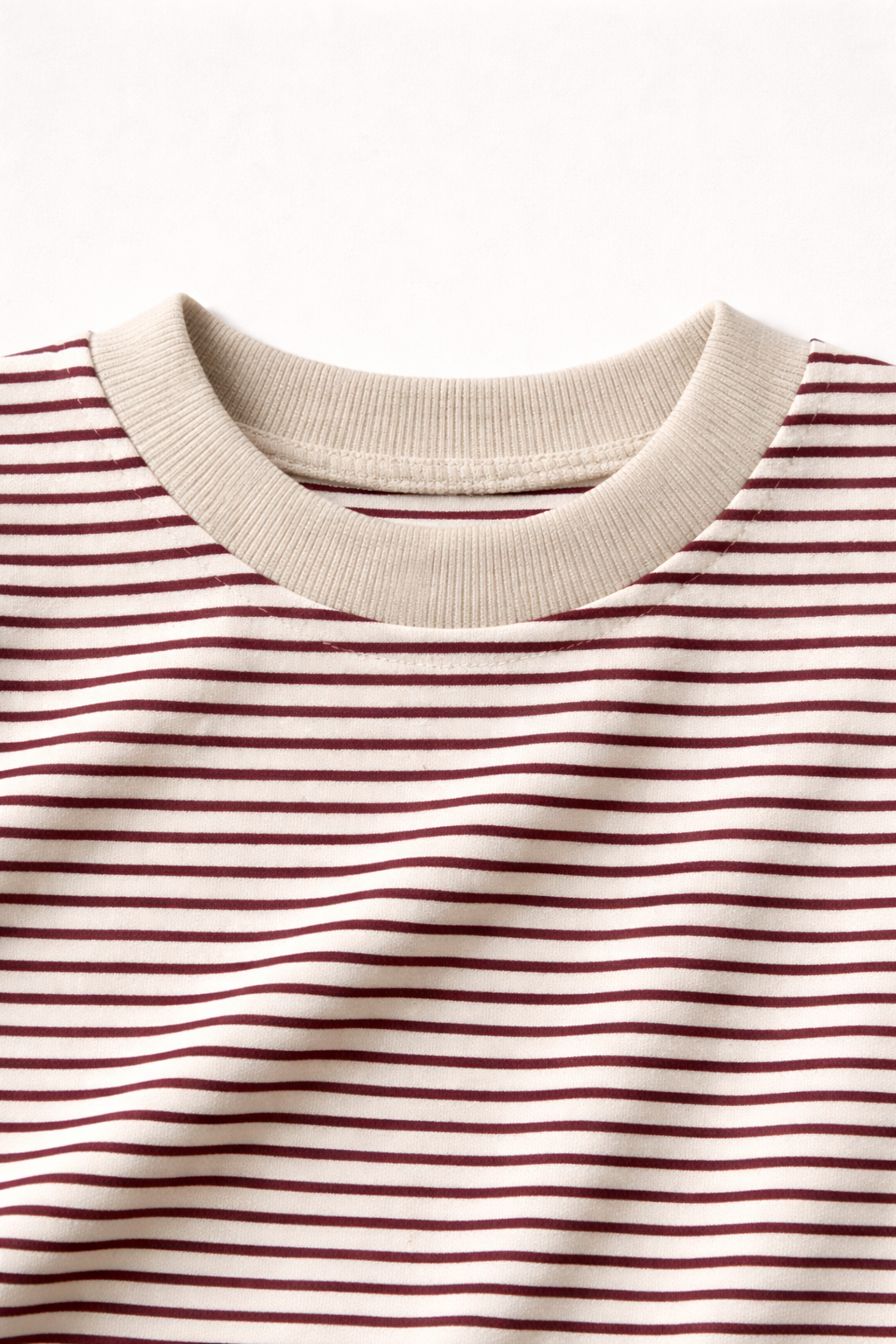 Essentials – İnce Çizgili Premium Bordo T-Shirt