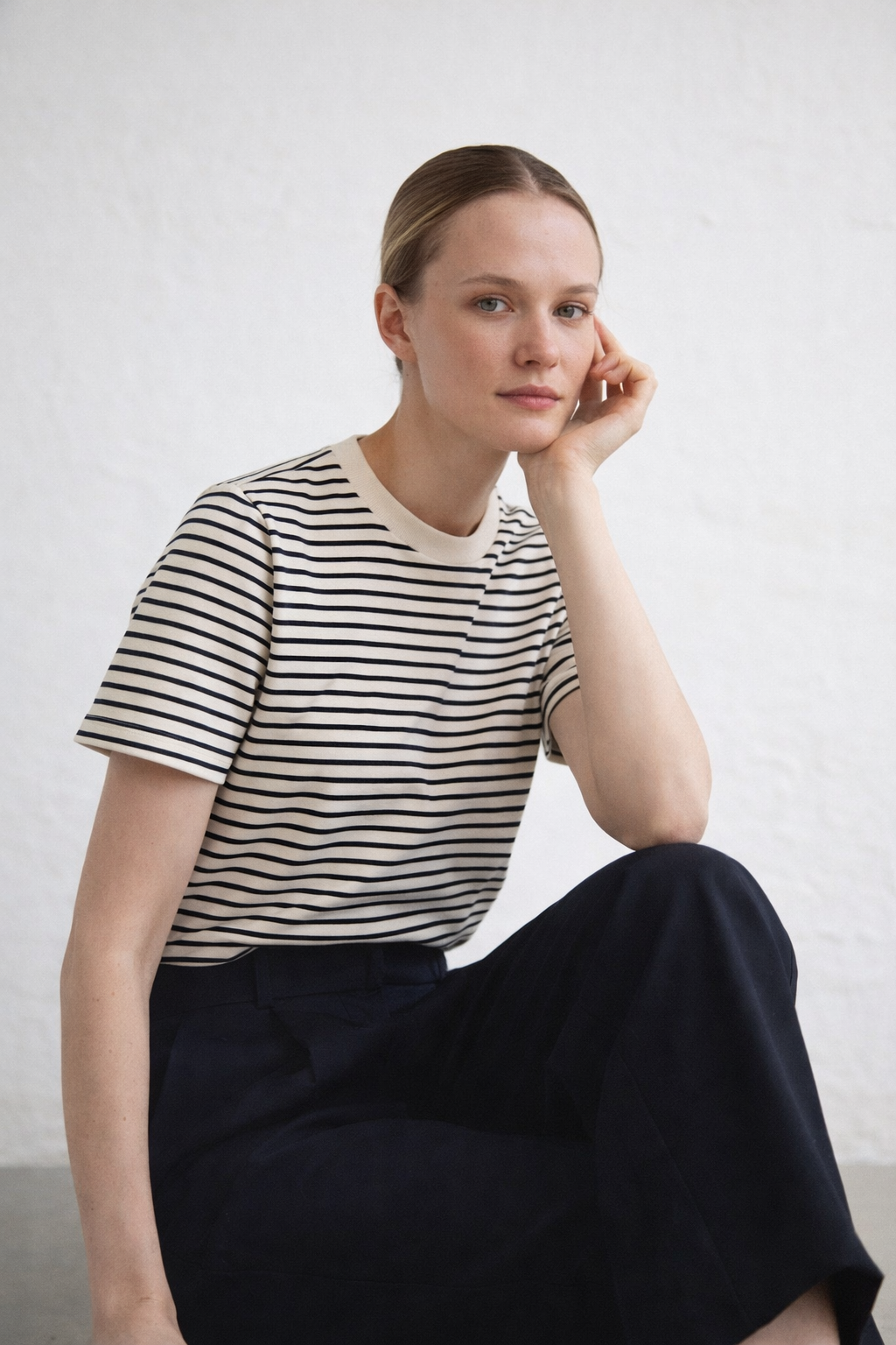 Essentials – İnce Çizgili Premium Lacivert T-Shirt