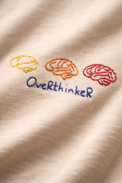 Overthinker – El Nakışlı Özel Üretim Oversize T-Shirt M | Doktorlara Özel Tasarım