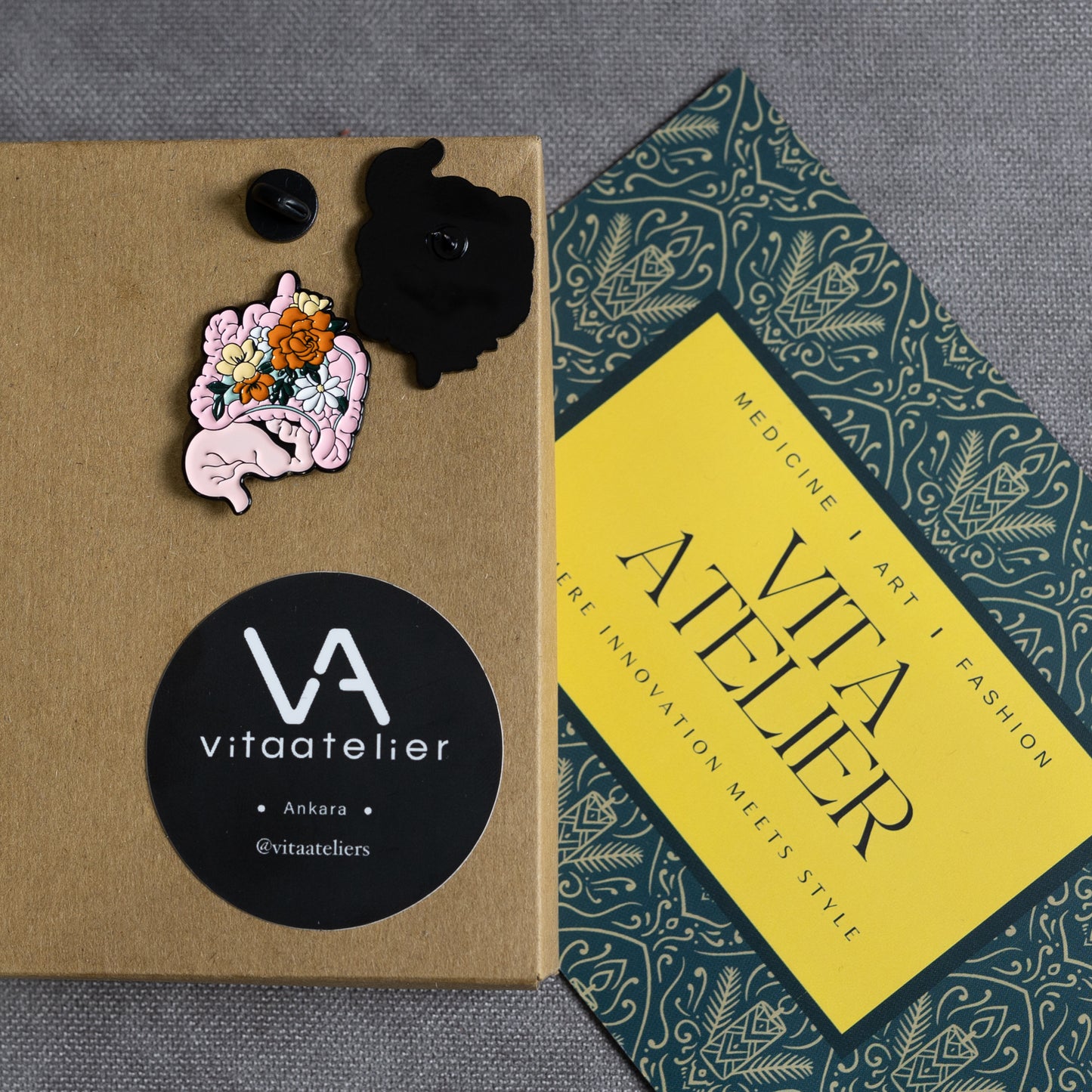 Çiçekli Mide ve Bağırsak 9 | Doktorlara Özgü Aksesuar