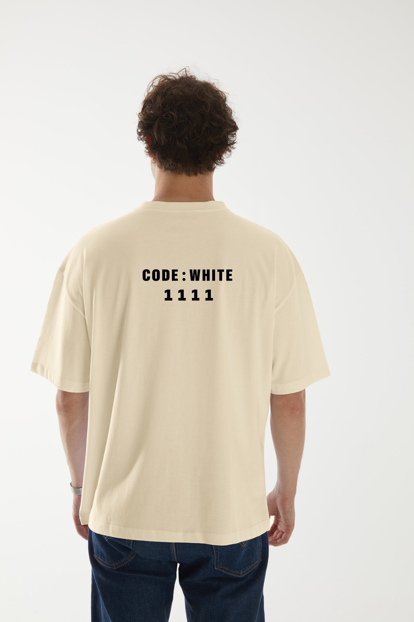 Beyaz Kod Baskılı Oversize T-shirt | Gündem ve Tıp