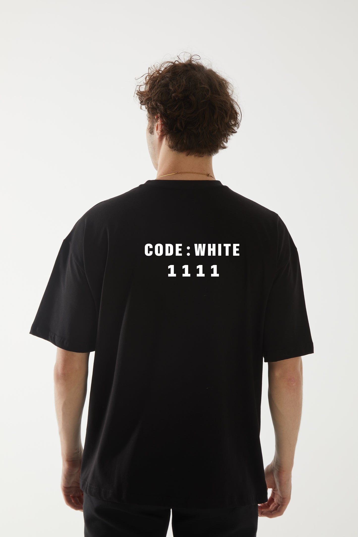 Beyaz Kod Baskılı Oversize T-shirt | Gündem ve Tıp